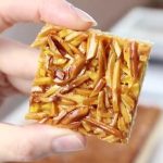 فیلم آموزش شیرینی ملکه بادام؛ یک دسر مجلسی و خوشمزه برای افطار و شب‌های نوروز