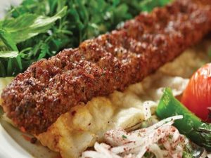 کباب بناب آذری؛ یکی از لذیذترین انواع کباب‌های ایرانی