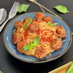 طرز تهیه اسپاگتی میت بال با سس مخصوص