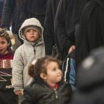 چگونه اطلاعات جنگ را با کودکان در میان بگذاریم؟ | ضرورت حمایت از سالمندان تنها در شرایط فعلی