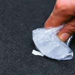 نحوه پاک کردن آدامس از روی لباس