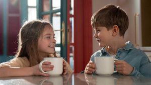 آیا شیر واقعاً بچه‌ها را قدبلند می‌کند؟