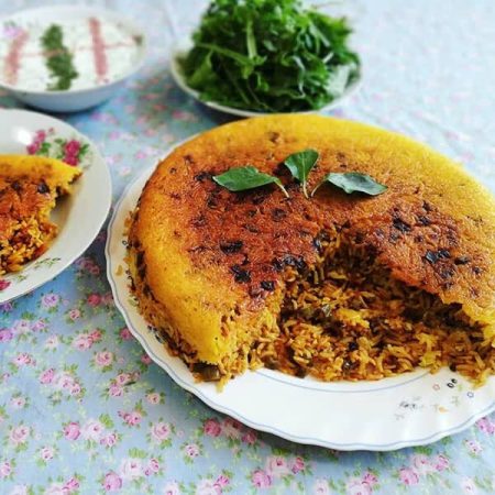 طرز تهیه لوبیا پلو با ته چین ؛ غذای خوشمزه پاییزی با عطر دارچین و زعفران