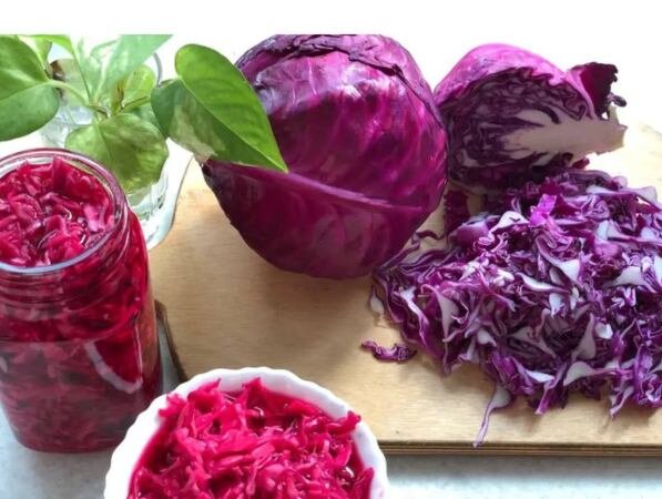 چگونه ترشی کلم قرمز پاییزی درست کنیم؟