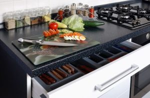 ۱۰ وسیله‌ای که باید همین حالا از آشپزخانه‌تان دور بیندازید