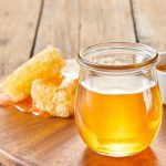 آیا عسل طبیعی شکرک می‌زند ؟ ؛ روش صحیح نگهداری عسل | خوردن عسل شکرک زده خوبه یا نه ؟