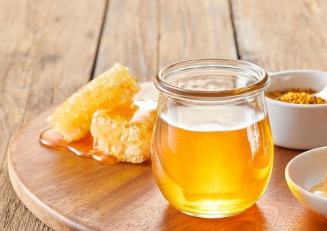 آیا عسل طبیعی شکرک می‌زند ؟ ؛ روش صحیح نگهداری عسل | خوردن عسل شکرک زده خوبه یا نه ؟