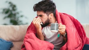 درمان فوری سرماخوردگی در خانه با چند راهکار ساده | چه زمانی به پزشک مراجعه کنیم؟